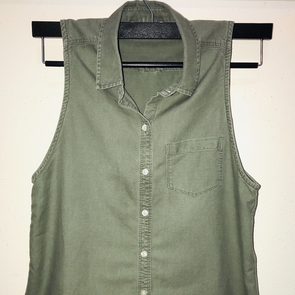 A&F - Picture 1 of 6